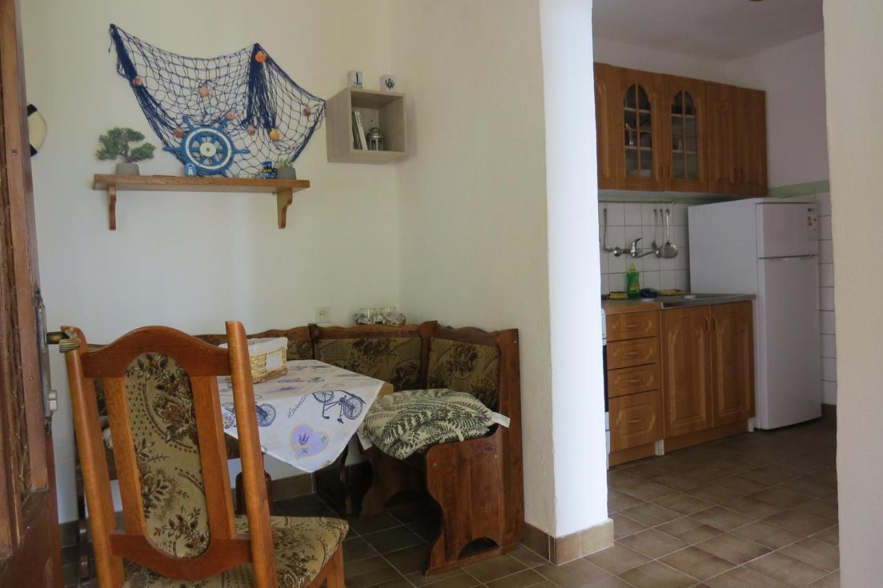 Apartments Feral Baska Voda Ngoại thất bức ảnh