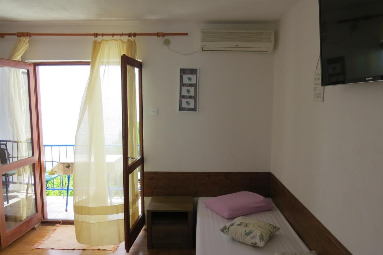 Apartments Feral Baska Voda Ngoại thất bức ảnh